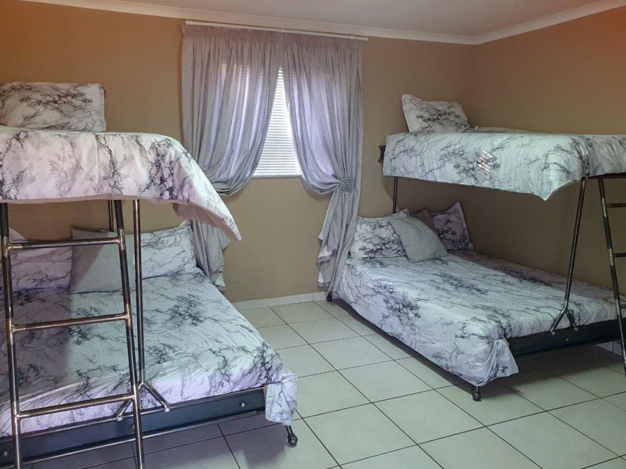 6 Bedroom Property for Sale in Oranjeville Free State